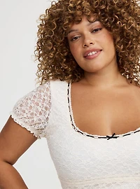 Stretch Lace Scoop-Neck Top