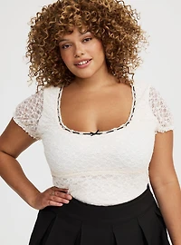 Stretch Lace Scoop-Neck Top
