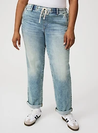 Weekend Boyfriend Mid-Rise Straight Jean
