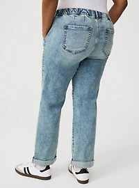 Weekend Boyfriend Mid-Rise Straight Jean