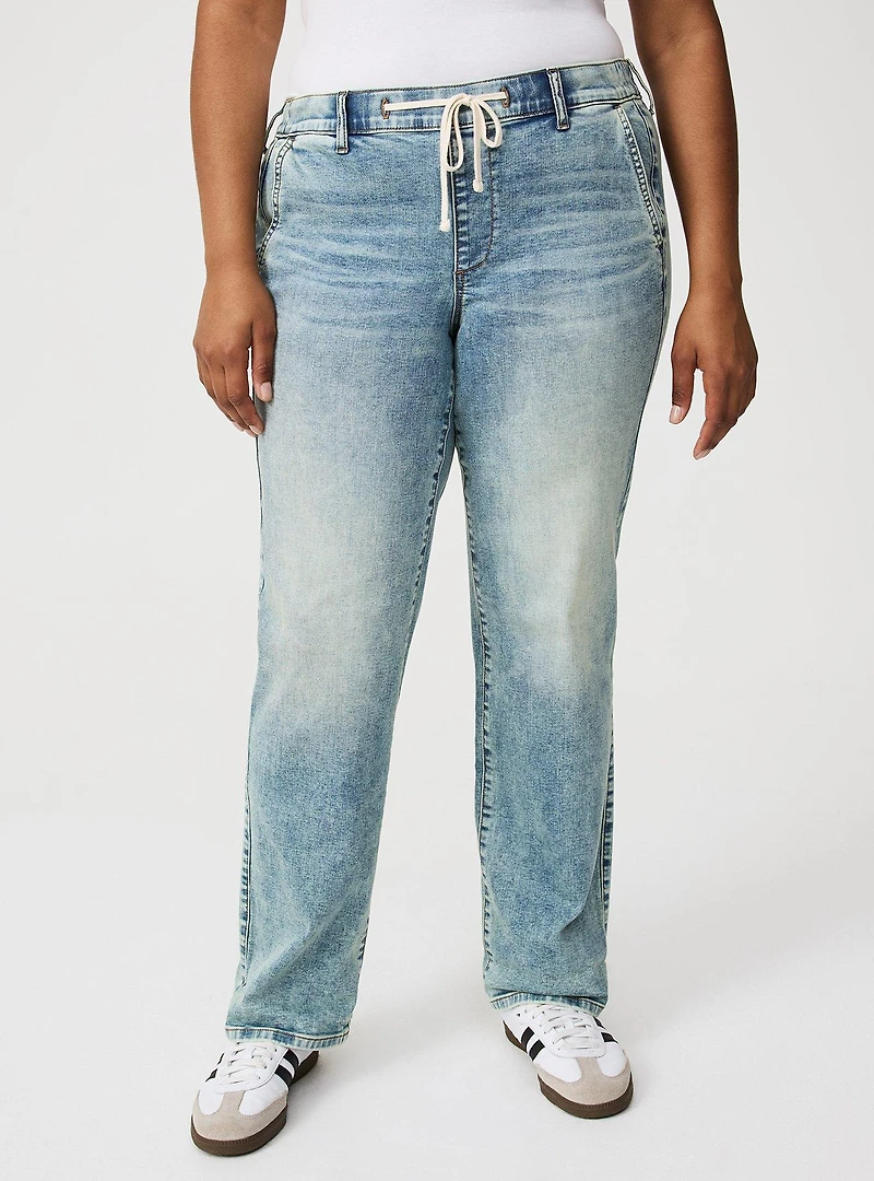 Weekend Boyfriend Mid-Rise Straight Jean