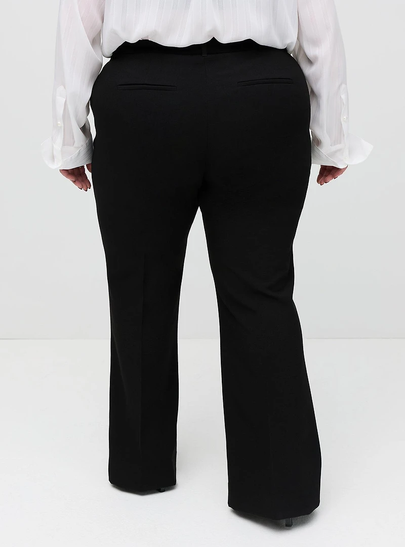 Studio Relaxed Straight High-Rise Pant