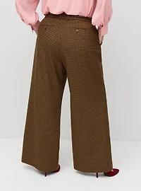 Studio Pleated Relaxed Wide Leg Trouser