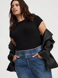 High-Rise Slim Boot Lean Jean