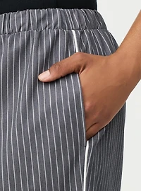 Pull-On Straight High-Rise Pant