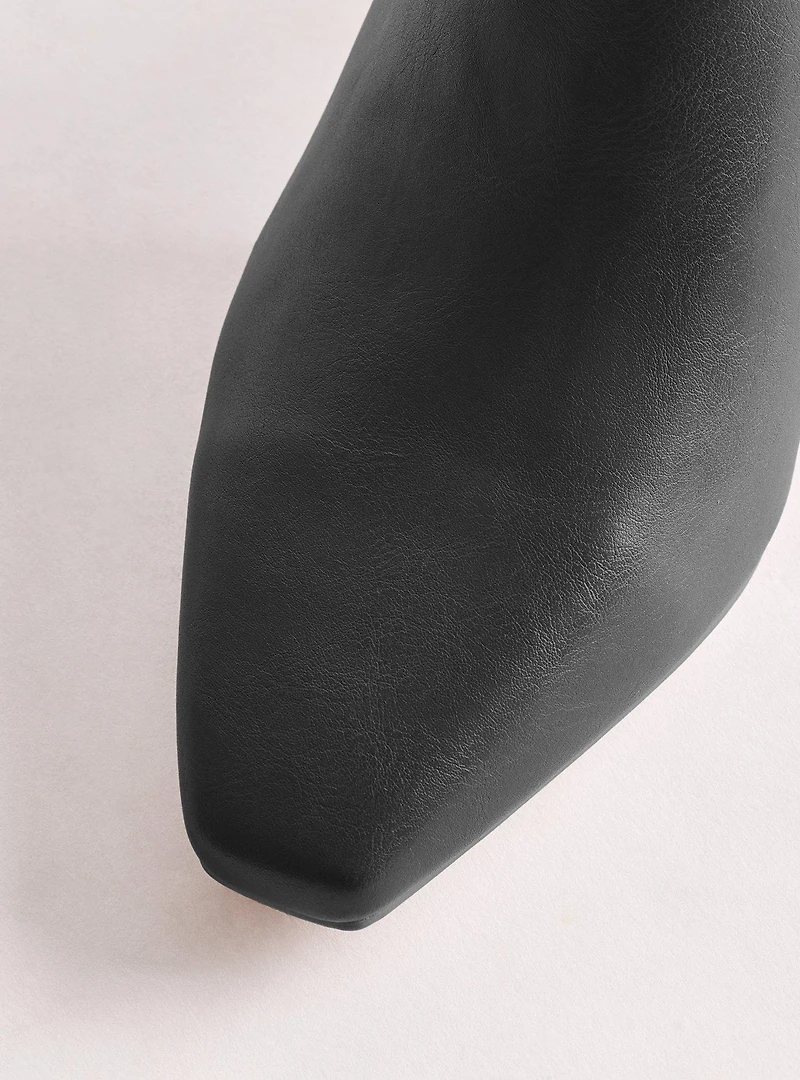 Chelsea Kitten Heel Bootie (WW