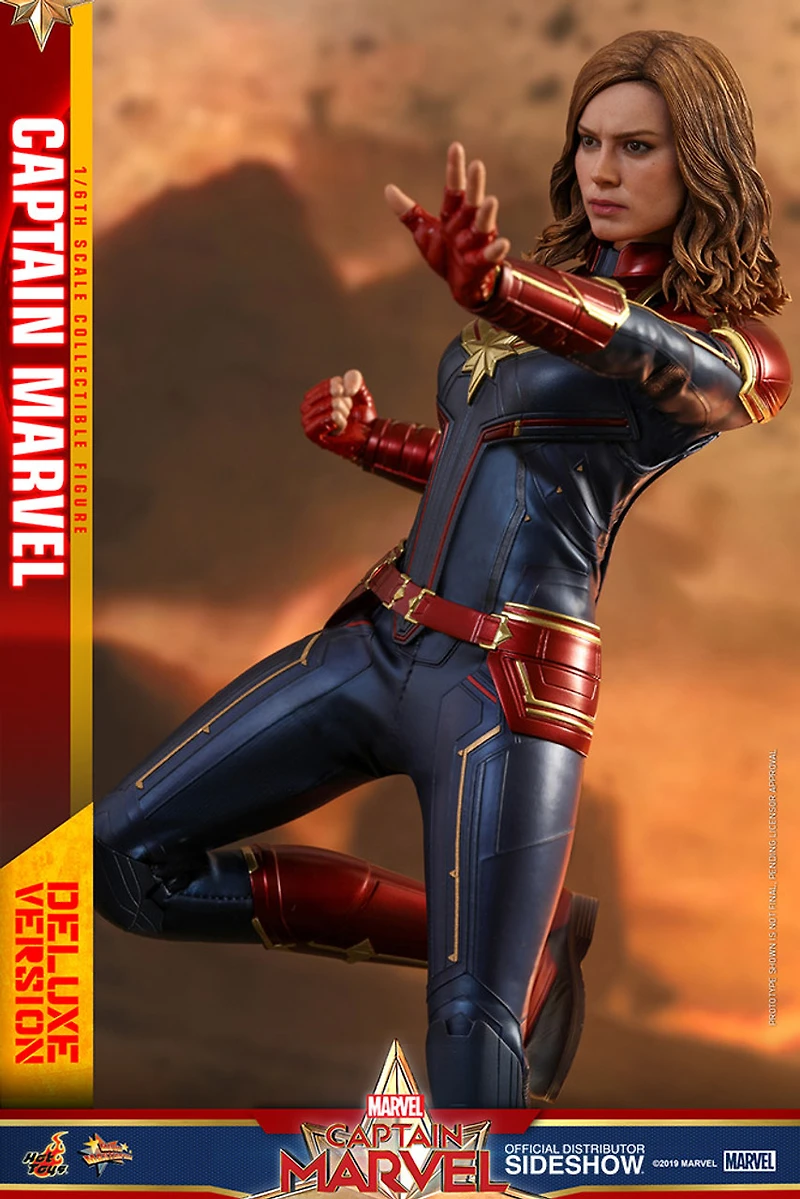 Figure Marvel - Captain Marvel (Deluxe Version) - Sixth Scale (HT)