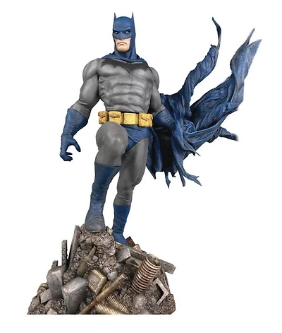 DC Batman Gallery Defiant Statue