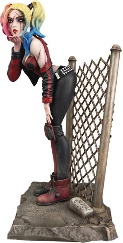 DCeased Harley Quinn Gallery DC Comics Statue