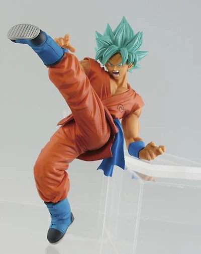 Dragon Ball Goku Super Saiyan God Kicking Banpresto Statue