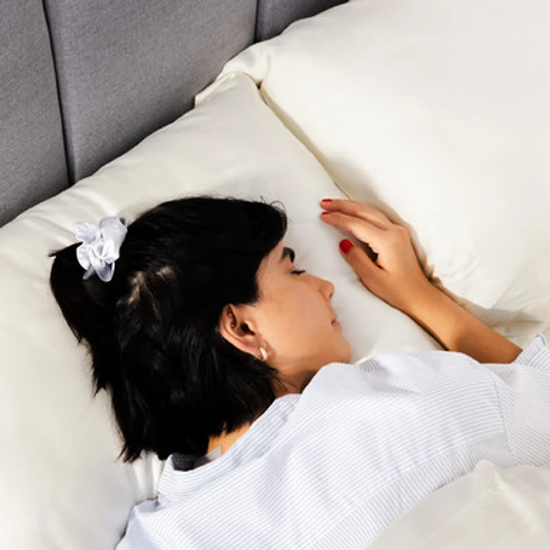 Coffret cadeau avec chouchou et masque pour dormir en satin ZZZ