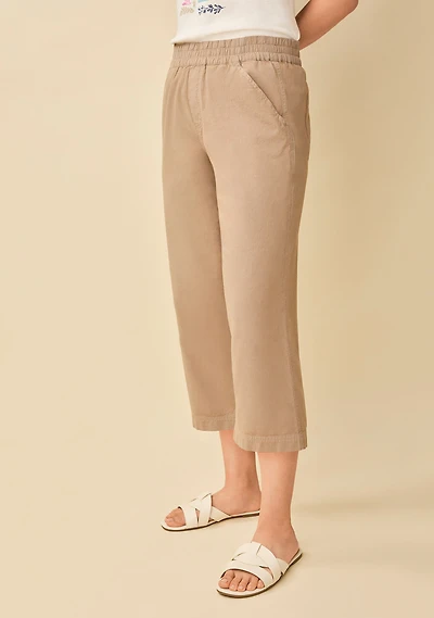 Effortless Pull-On Capri Pants