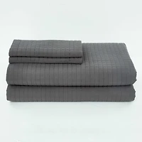 Essex Park Classic Quilt Set
