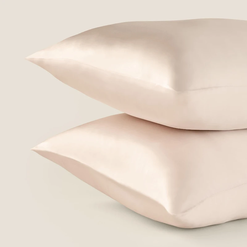 PÜR Silk Pillowcase