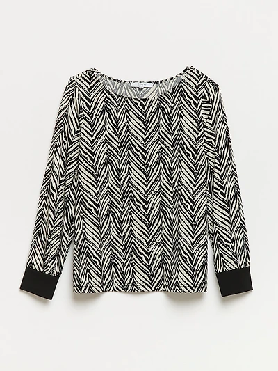 Petite Relaxed Fit Long Sleeved Top
