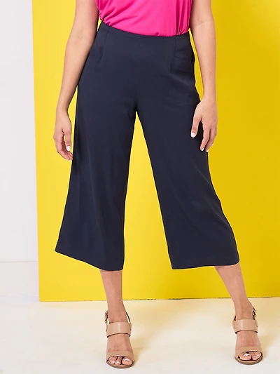 Tonia Cropped Wide Leg Pants in Navy