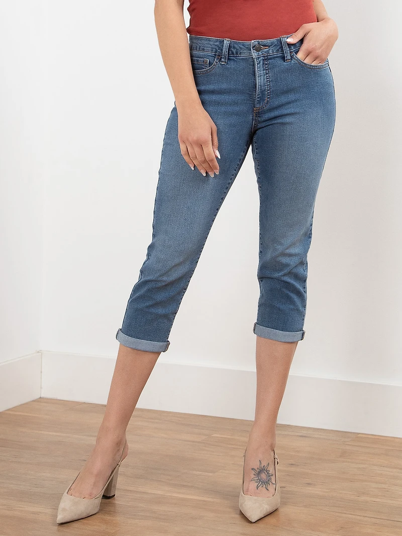 Lilly Light Wash Jean Capris