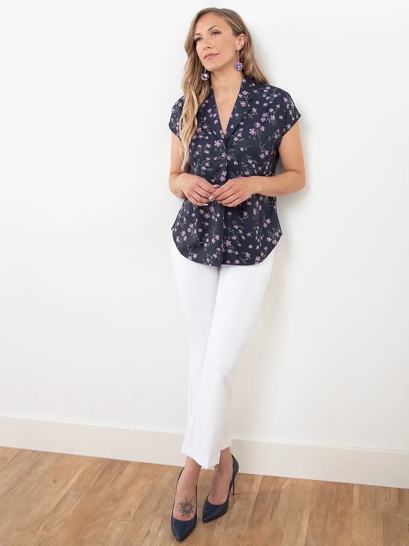 Relaxed Back Button Blouse in Navy/Floral