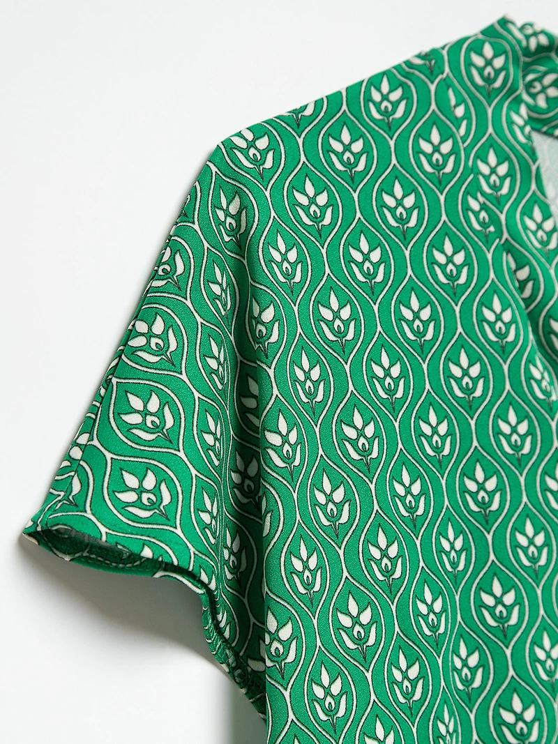 Petite Short Sleeve Stretch Crepe Top by Jules & Leopold