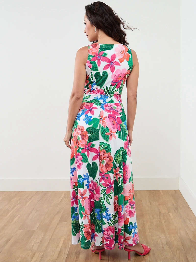 Petite Sleeveless Maxi Dress in Floral Print