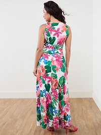 Petite Sleeveless Maxi Dress in Floral Print