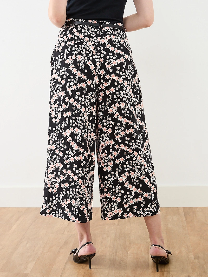 Wide Leg Pleated Crop Pant