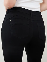 Lilly Black Wash Slim Ankle Jean