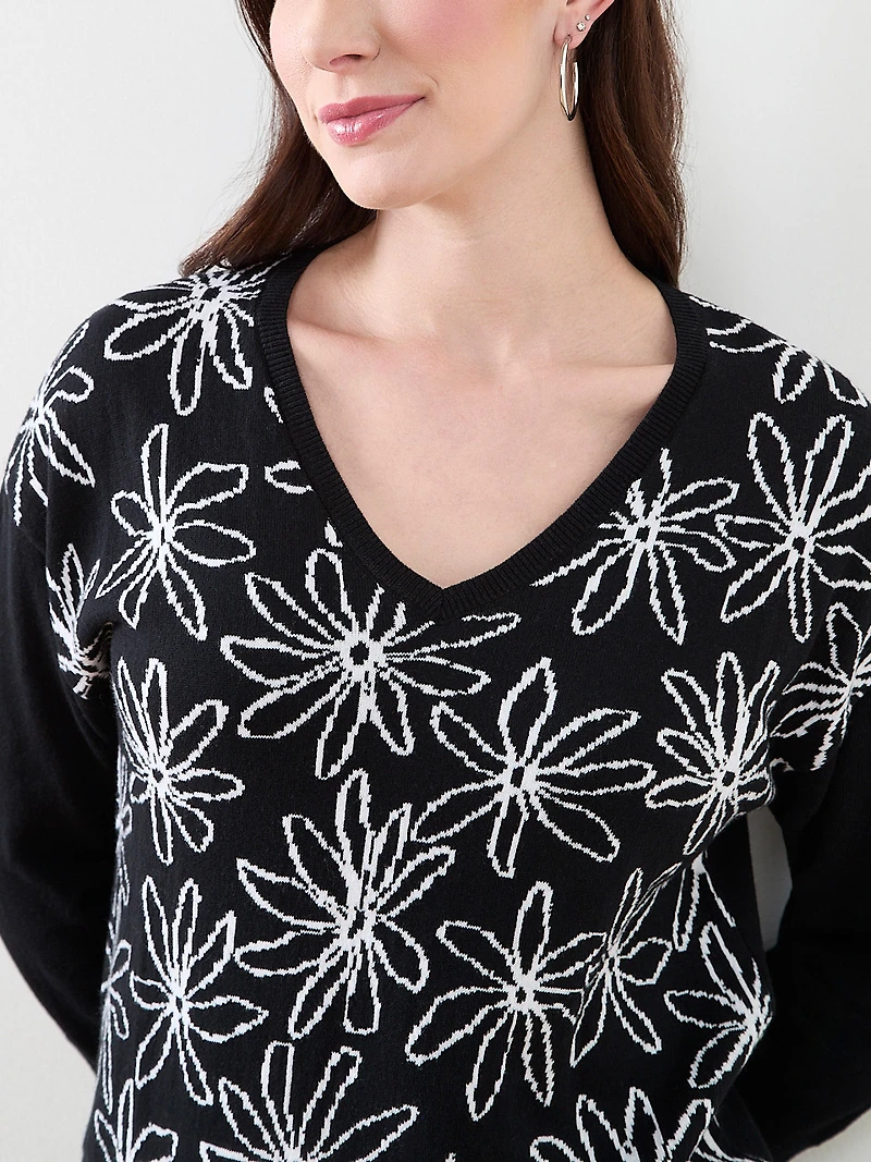 Petite 3/4 Sleeve Floral V-Neck Sweater