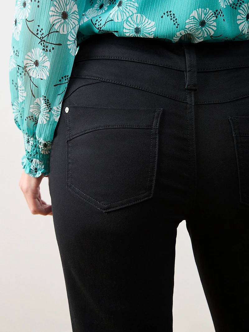 Lilly Coloured Ankle Jean in Black
