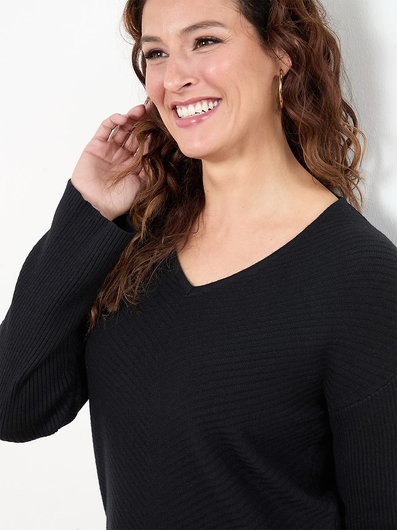 Chevron Tunic Pullover Sweater in Black