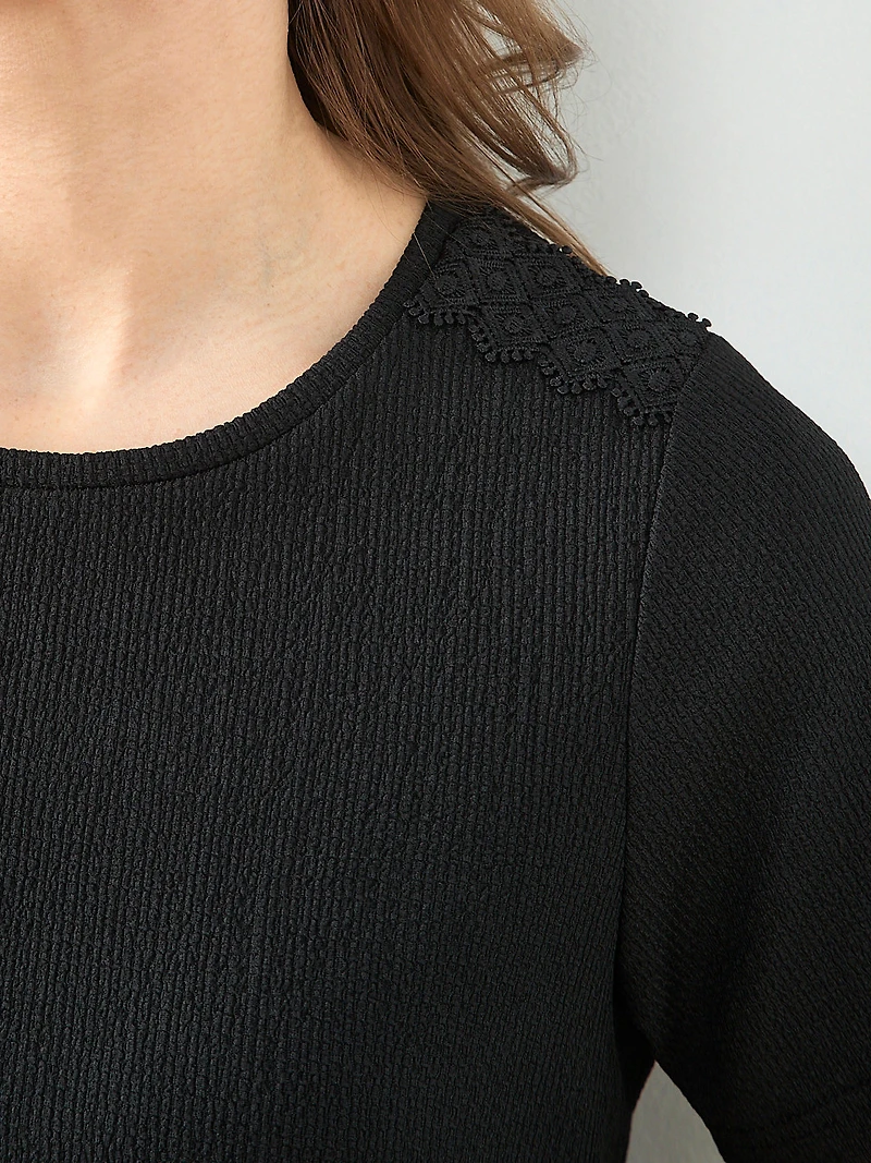 Short Sleeve Crochet Trim Top in Black