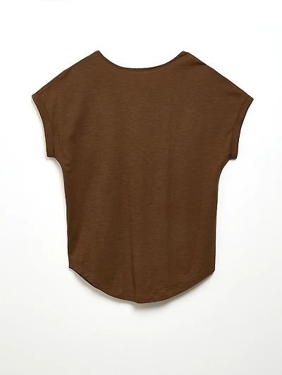 Short Cuffed Sleeve Slub Boat Neck Tee in Tobacco