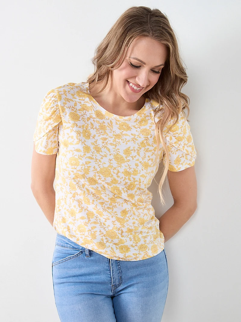 Lemon Floral Short Sleeve Tulip Scoop Neck Tee