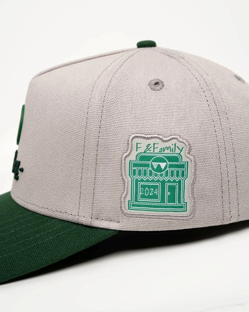 Familia Hat