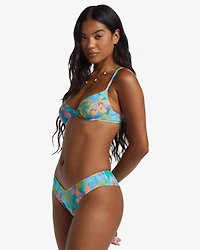 Tropic Daze Fiji Bottom