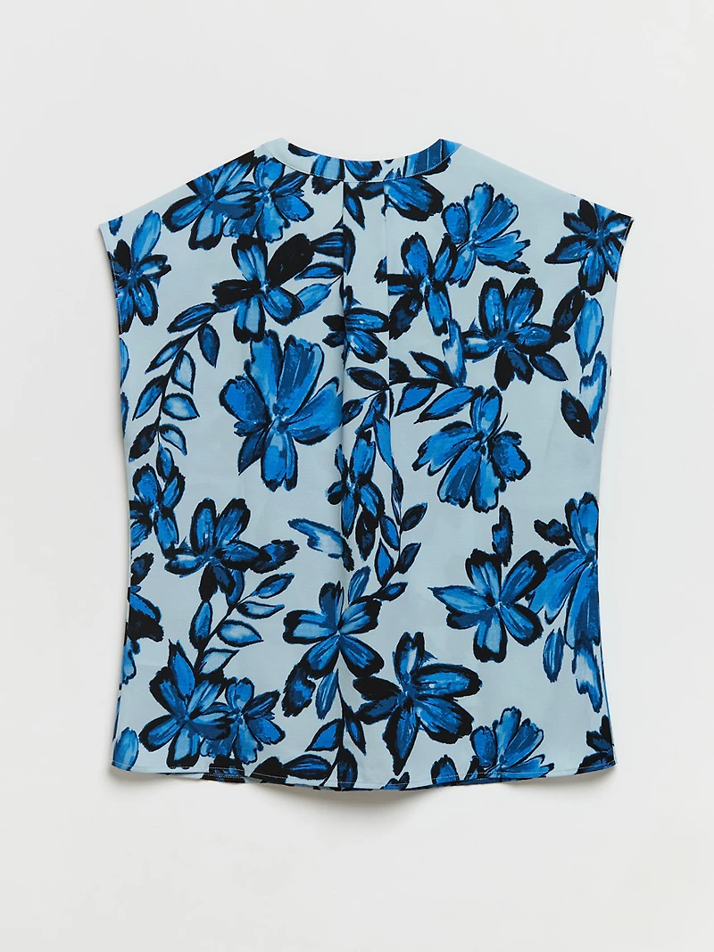 Linny Henley Extend Sleeve Blue Floral
