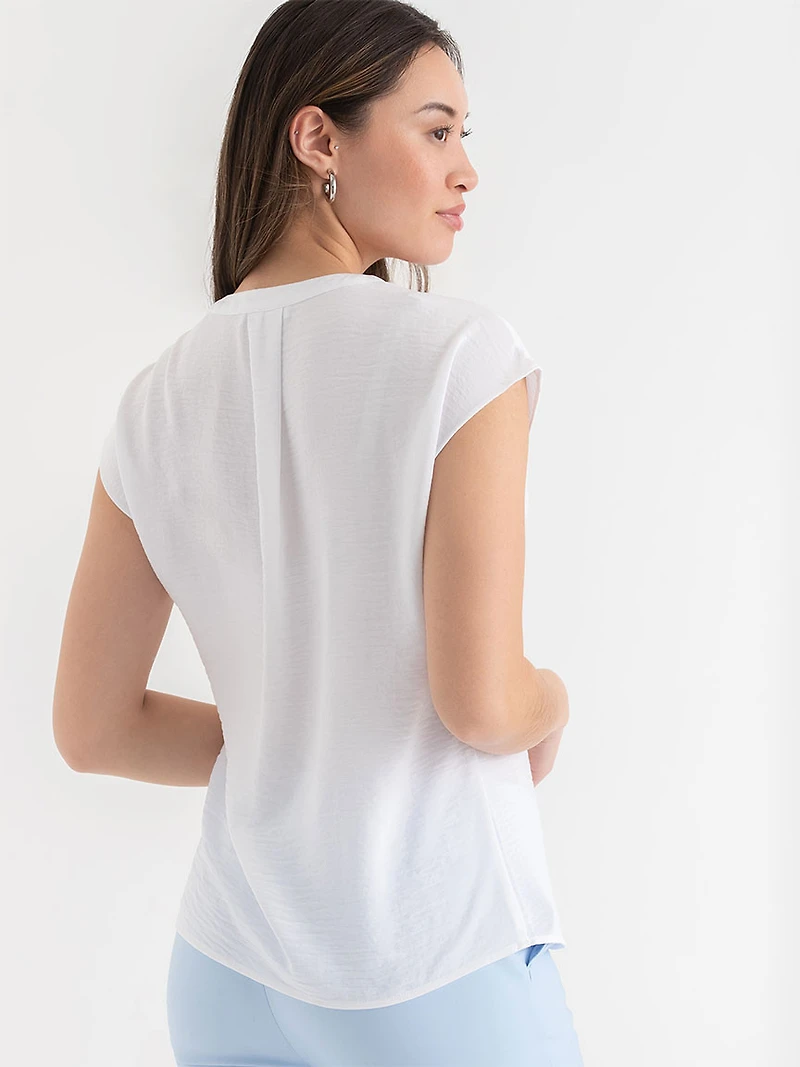 Linny Henley Extend Sleeve White