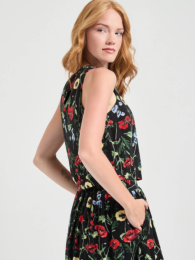 Fitted Sleeveless Linen Top Postcard Print