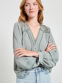 Long Sleeve Lace Trim Blouse Lilas