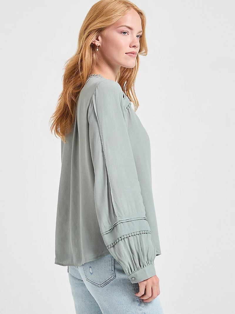 Long Sleeve Lace Trim Blouse Lilas