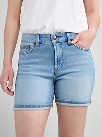 Girlfriend Jean Short Light Wash