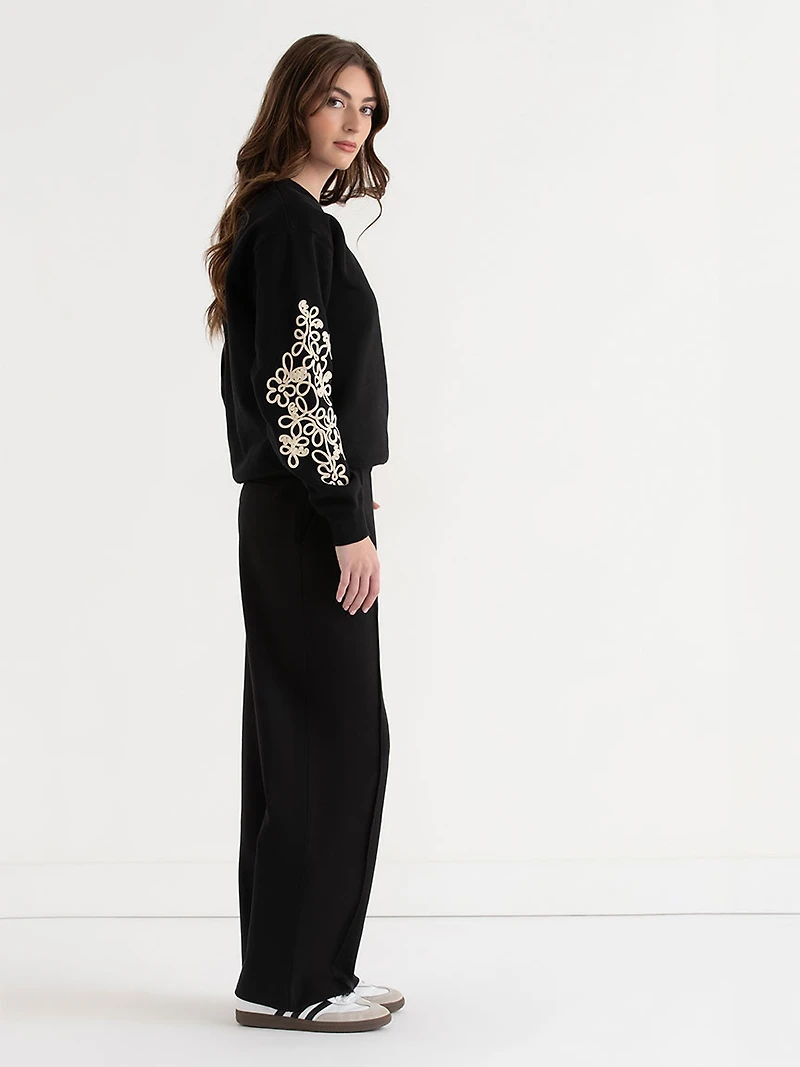 Classic Fit Cotton Crewneck Sweatshirt Infinity Arm Floral