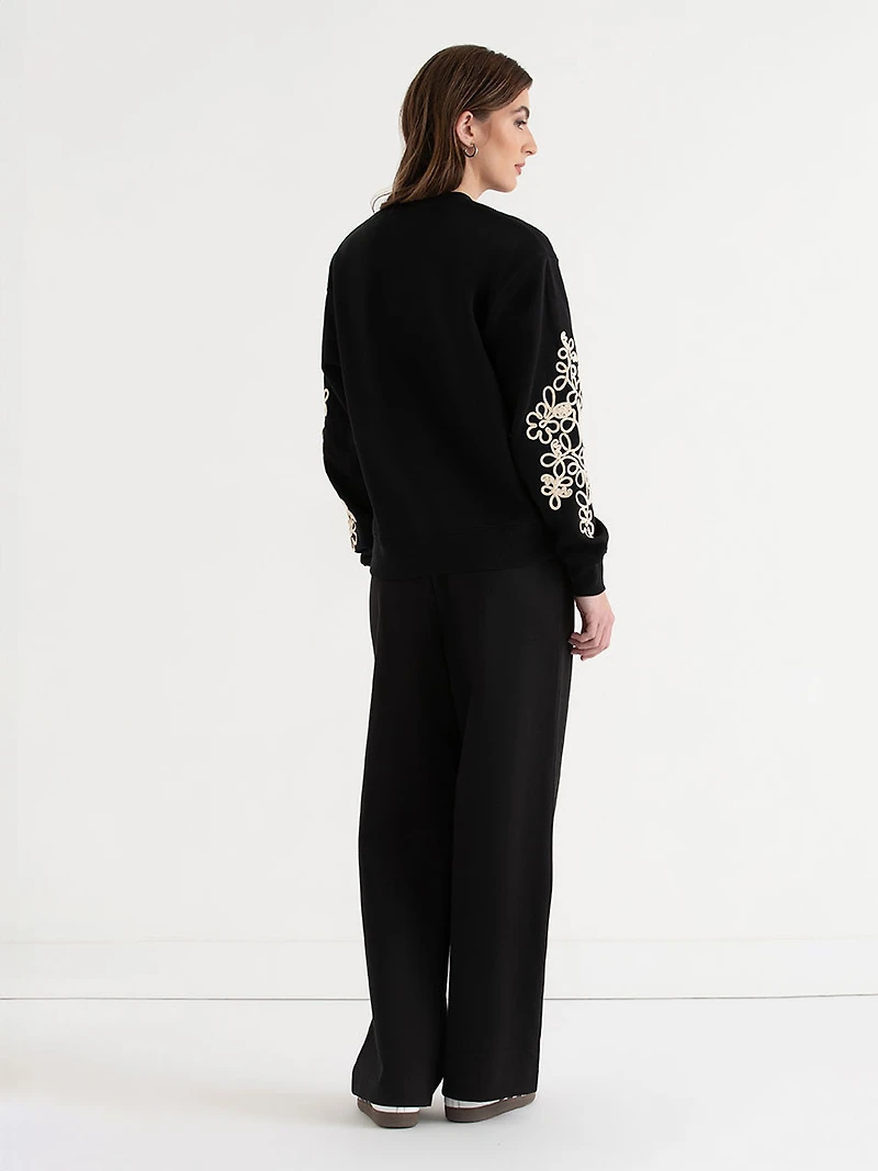 Classic Fit Cotton Crewneck Sweatshirt Infinity Arm Floral