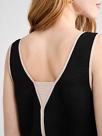 Contrast Trim V-Neck Blouse Doeskin/Black