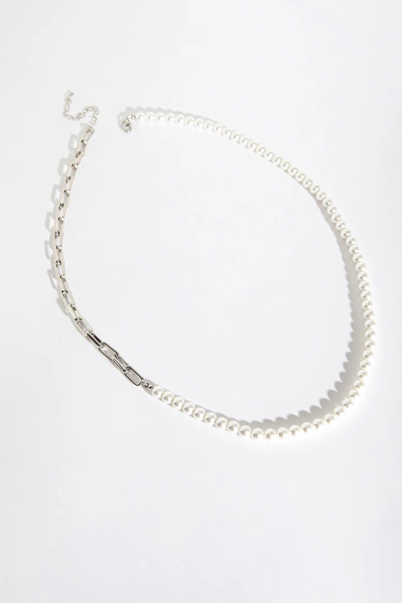 Glass Pearls and Silver Paper Clip Chain Necklace