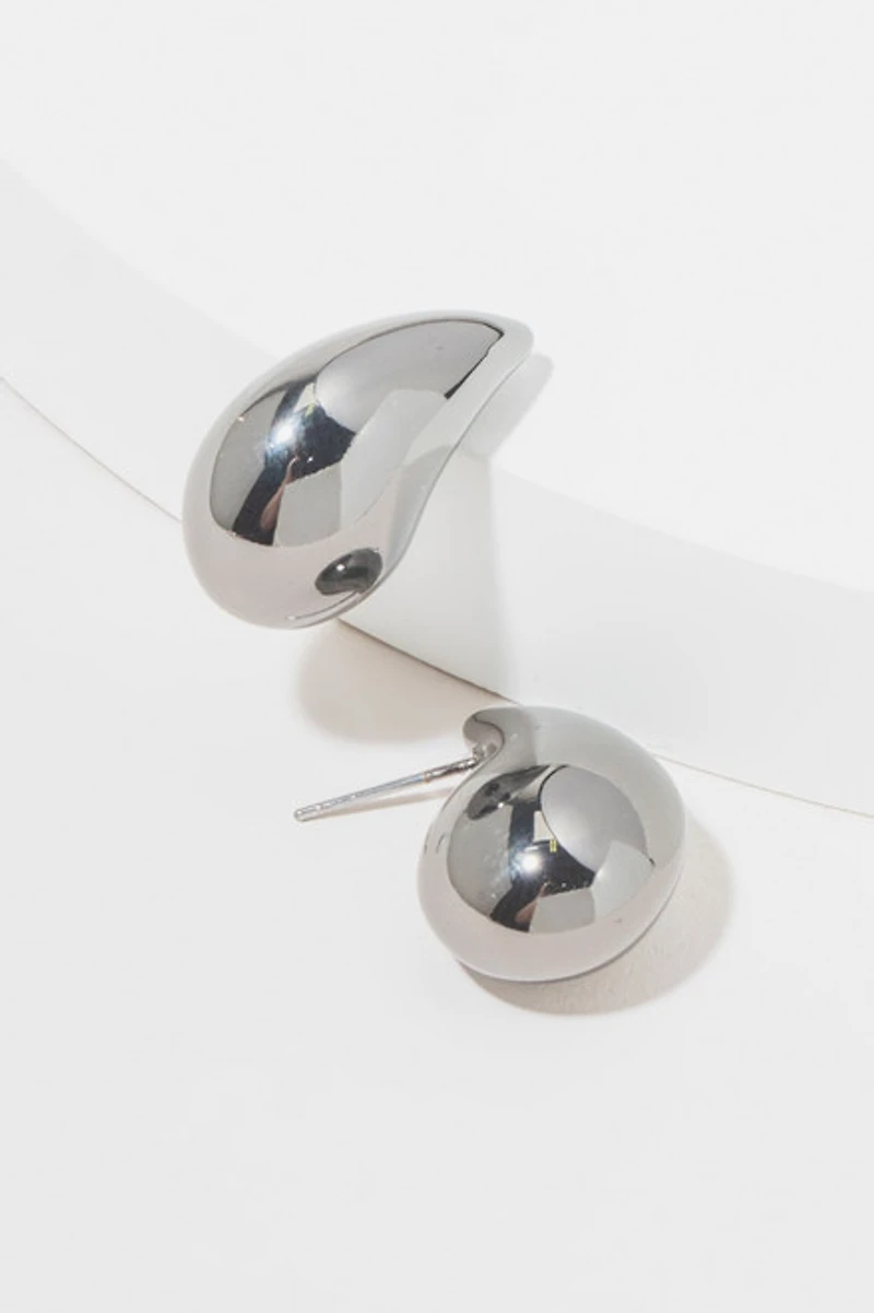 Ann Hematite Teardrop Stud Earrings