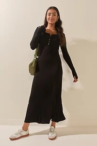 Jacquelyn Thumbhole Sleeve Maxi Dress
