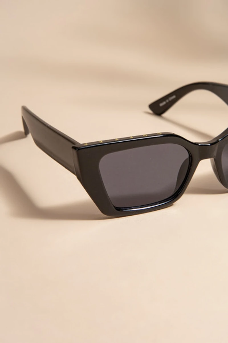 Delores Plastic Sunglasses