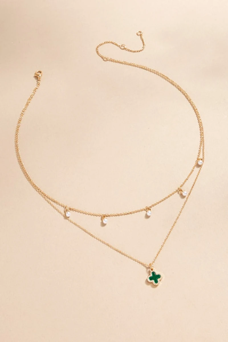 Alexandrina Clover Pendant Necklace