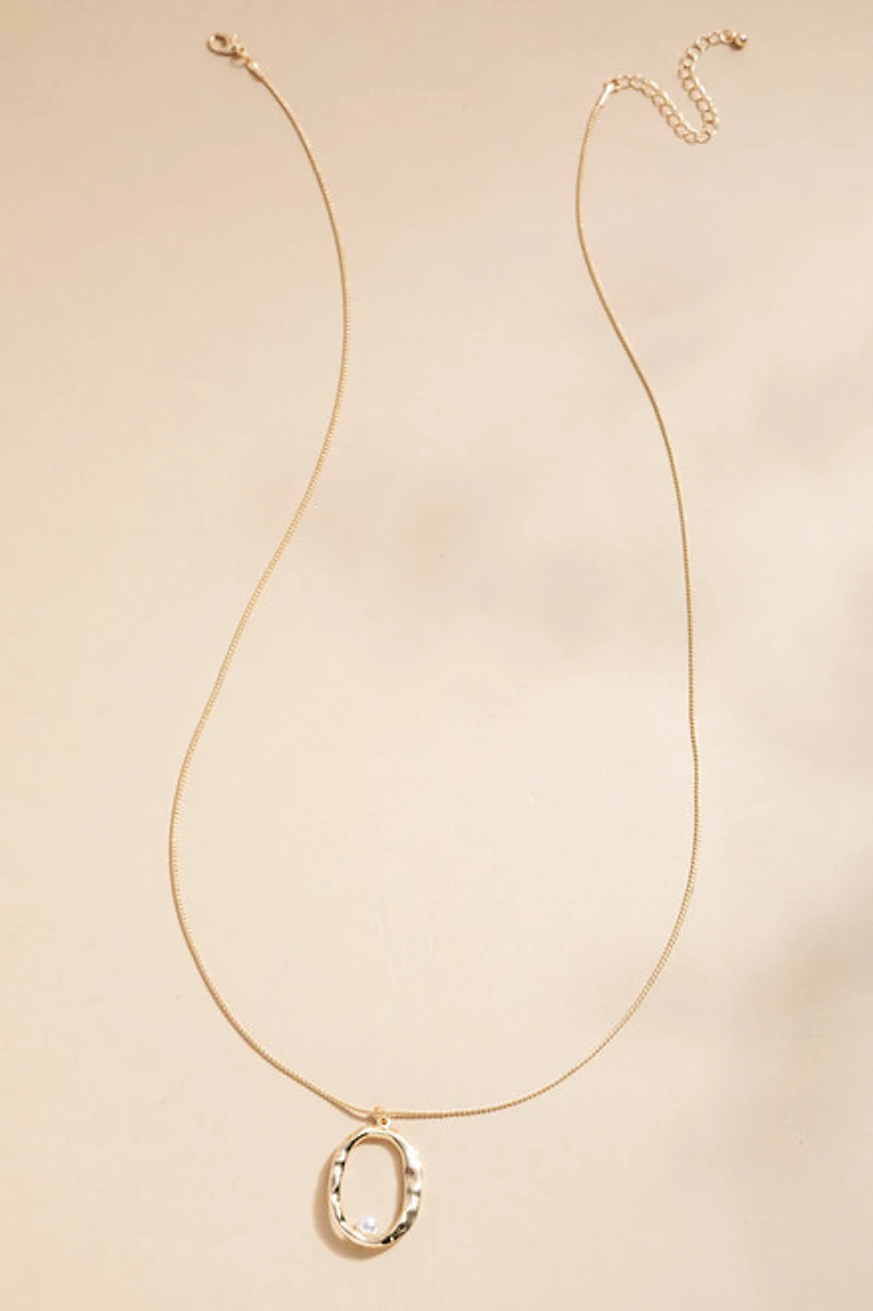 Kelly Textured Oval With Pearl Pendant Necklace
